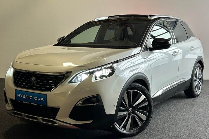 Hvid Peugeot 3008 fra 2020 set udefra