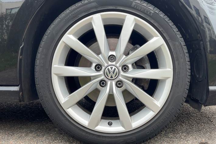 Sort VW Golf VII fra 2019