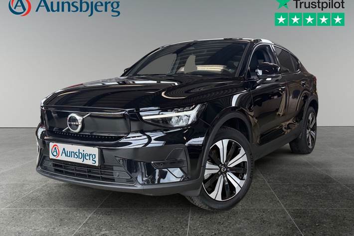 Sort Volvo C40 fra 2022 set udefra