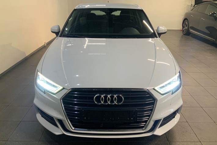 Hvid Audi A3 fra 2020