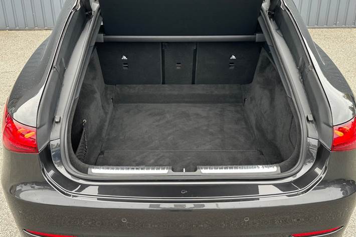 Grå Mercedes EQS450+ fra 2022