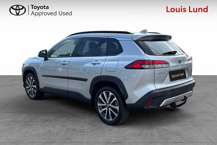 Sølv Toyota Corolla Cross fra 2023