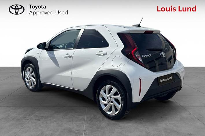 Hvid Toyota Aygo X fra 2025