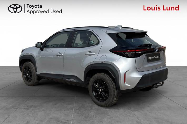 Sølv Toyota Yaris Cross fra 2023