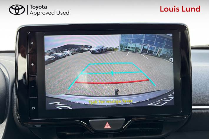 Sølv Toyota Yaris Cross fra 2023