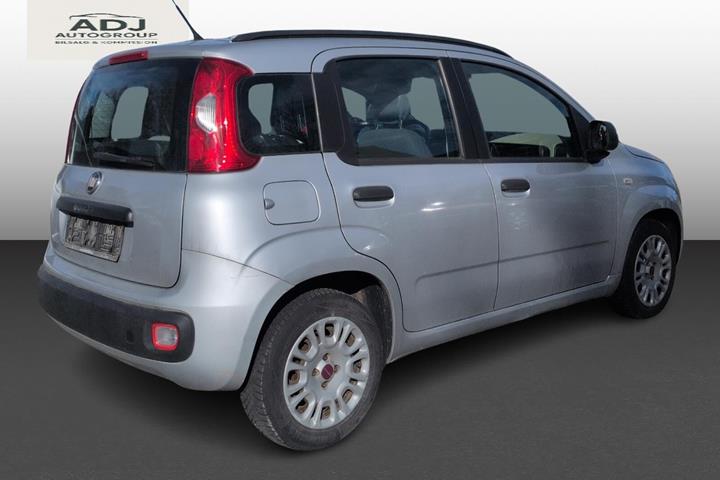 Sølv Fiat Panda fra 2013