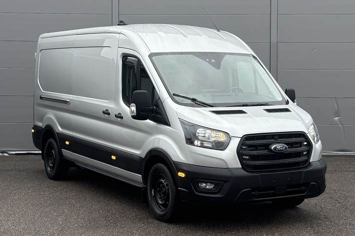 Grå Ford Transit fra 2023