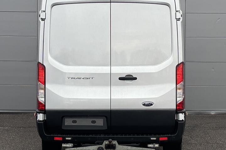 Grå Ford Transit fra 2023