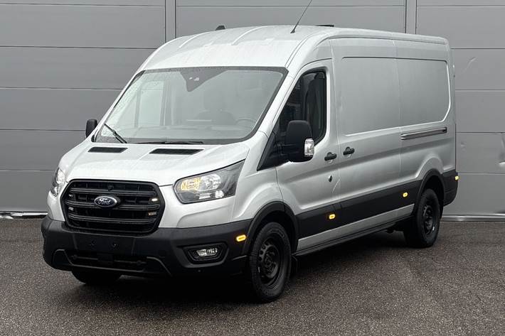 Grå Ford Transit fra 2023
