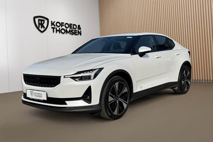 Hvid Polestar 2 fra 2023 set udefra