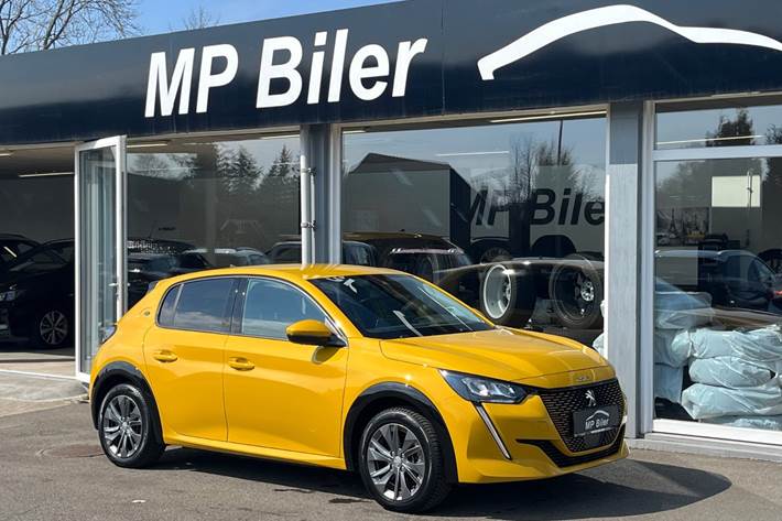Gul Peugeot e-208 fra 2021 set udefra