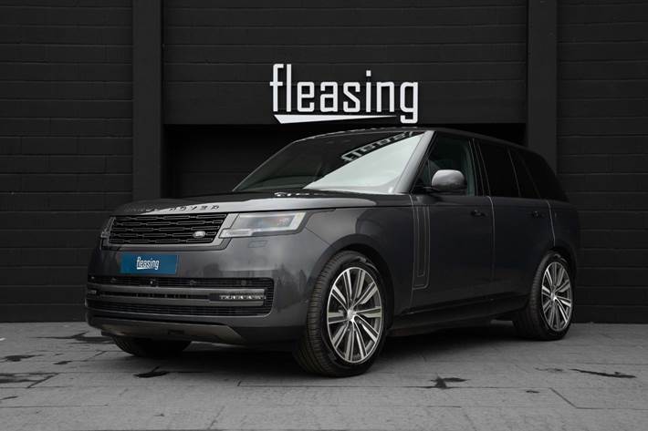 Grå Land Rover Range Rover fra 2024