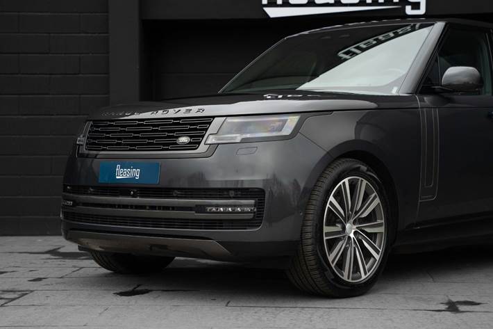 Grå Land Rover Range Rover fra 2024