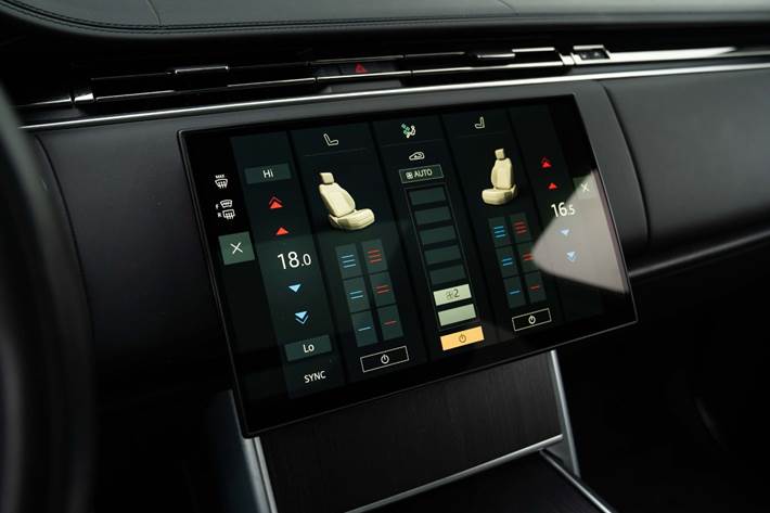 Grå Land Rover Range Rover fra 2024