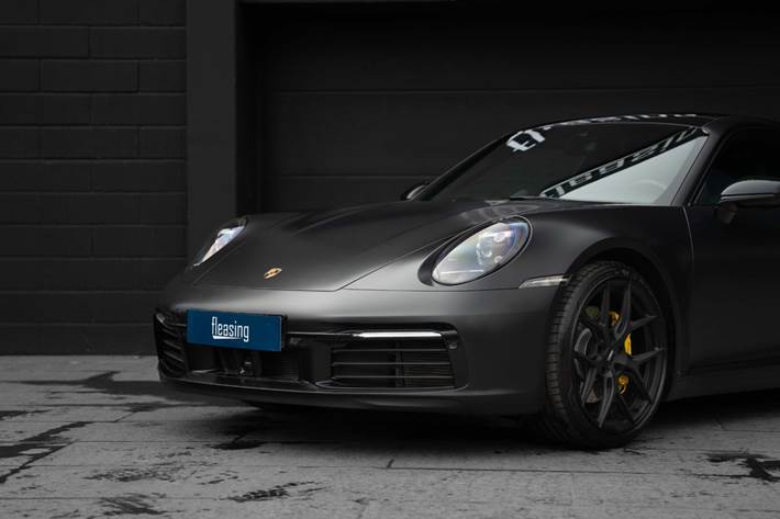 Sort Porsche 911 Carrera S fra 2020