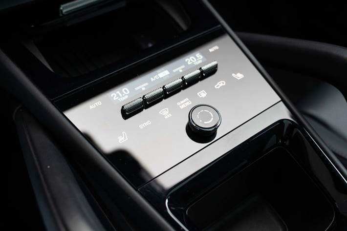 Blå Porsche Cayenne fra 2023