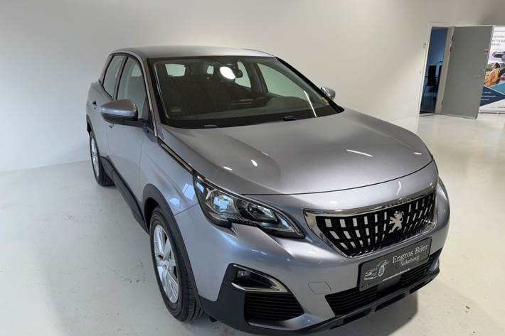 Sølv Peugeot 3008 fra 2016
