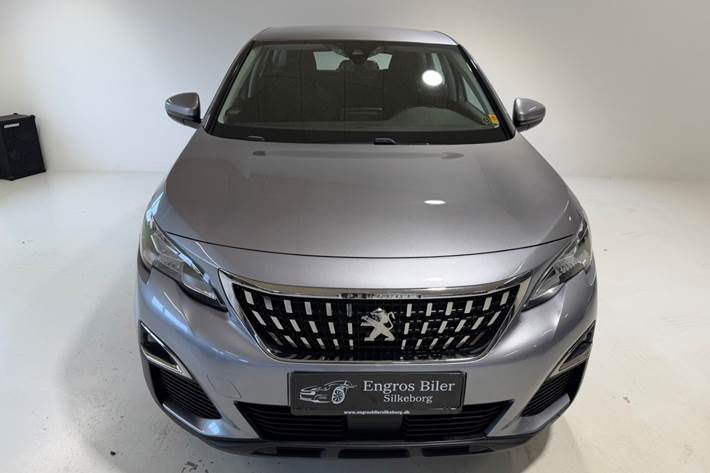 Sølv Peugeot 3008 fra 2016