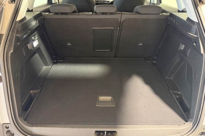 Sølv Peugeot 3008 fra 2016