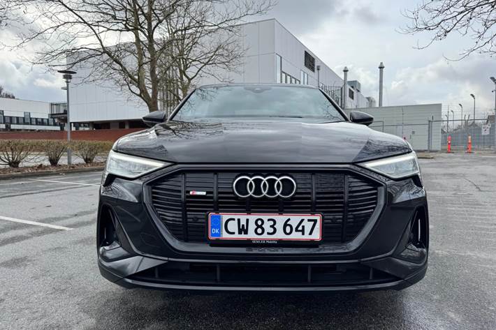 Sort Audi e-tron fra 2020