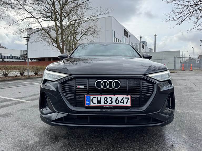 Audi e-tron 55 S-line Sportback quattro