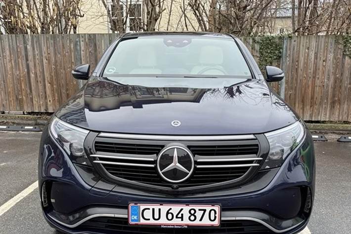Blå Mercedes EQC400 fra 2020