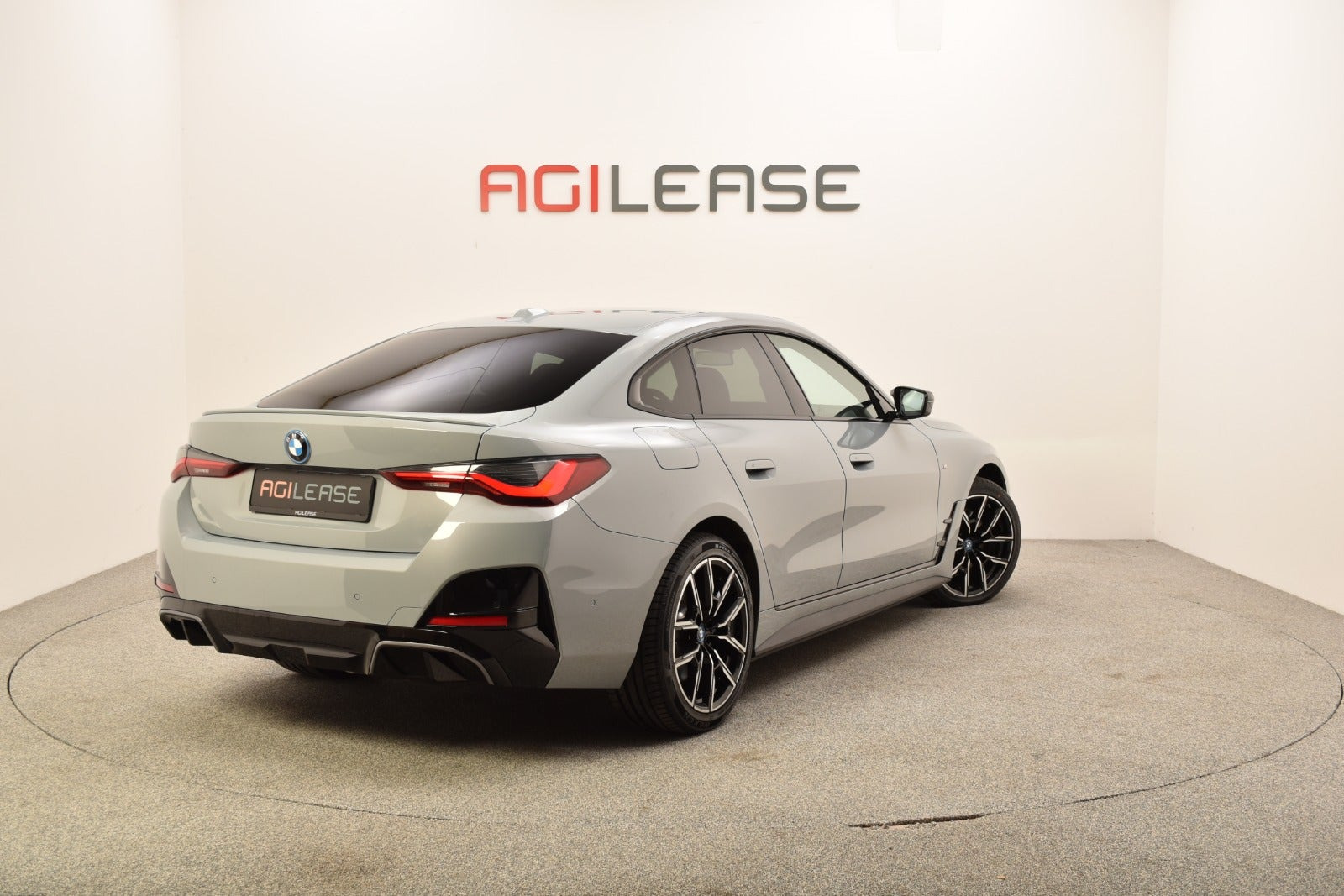 Grå BMW i4 fra 2022