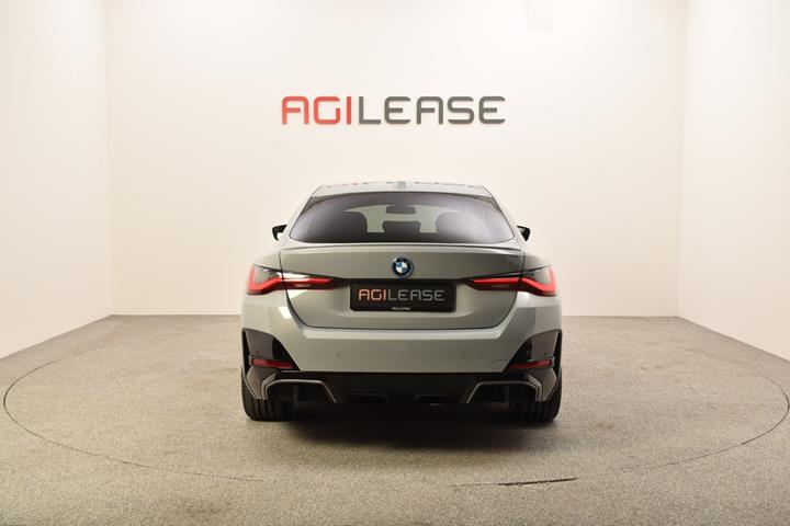 Grå BMW i4 fra 2022