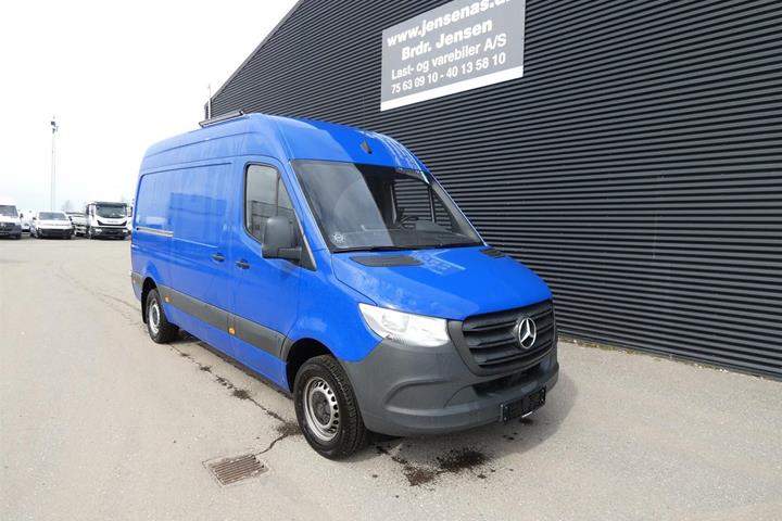 Hvid Mercedes Sprinter 317 fra 2024