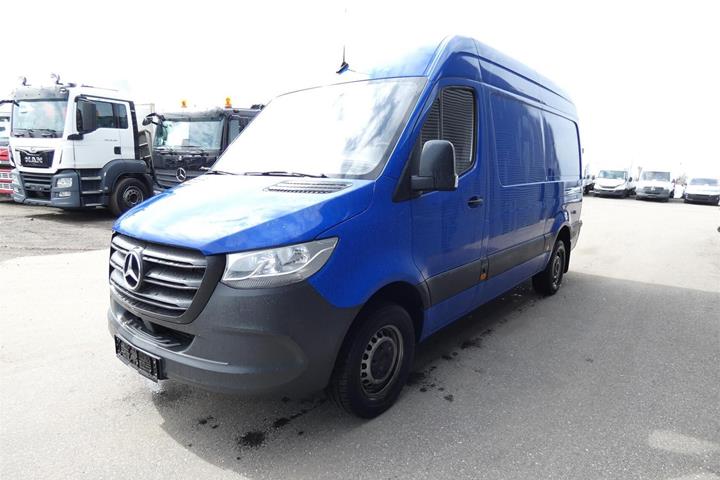 Hvid Mercedes Sprinter 317 fra 2024