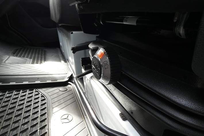 Hvid Mercedes Sprinter 317 fra 2024