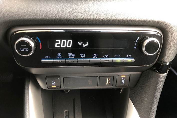 Sort Toyota Yaris fra 2021