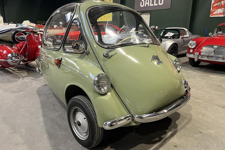 Grøn Heinkel 150 fra 1956 set udefra