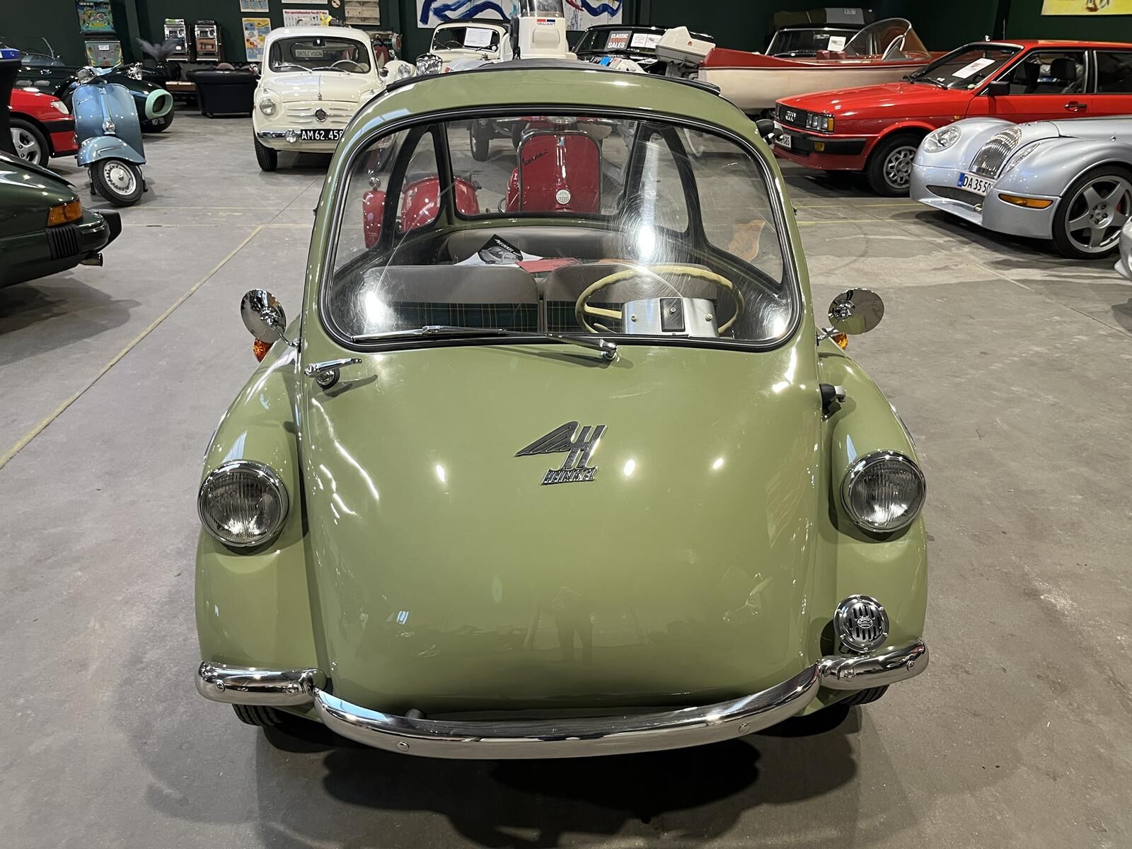 Grøn Heinkel 150 fra 1956 set udefra