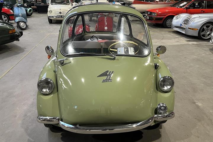 Grøn Heinkel 150 fra 1956 set udefra