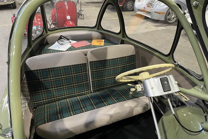 Grøn Heinkel 150 fra 1956