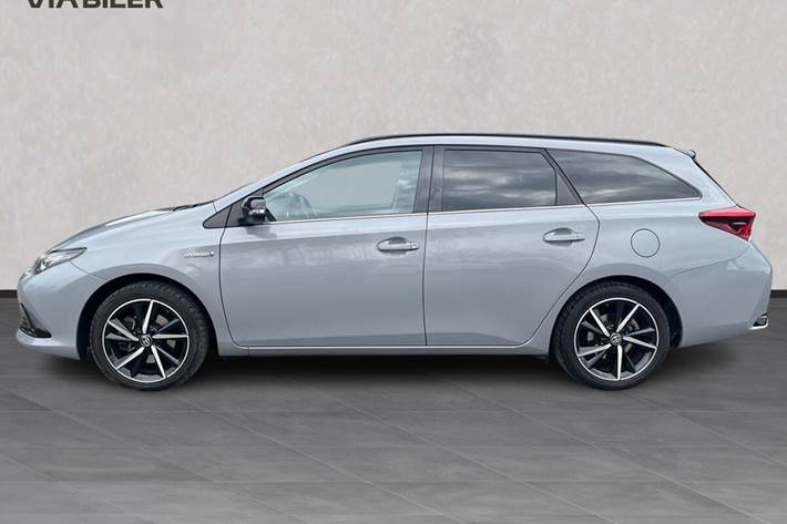 Grå Toyota Auris fra 2018