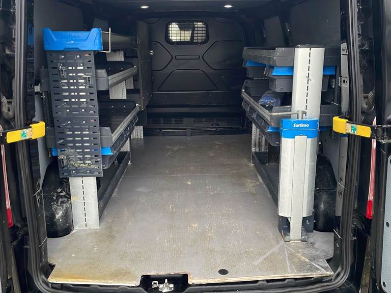 Ford Transit Custom 2,0 300 L2H1 TDCi Limited 170HK Van 6g Aut.