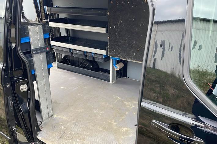 Sort Ford Transit Custom fra 2021