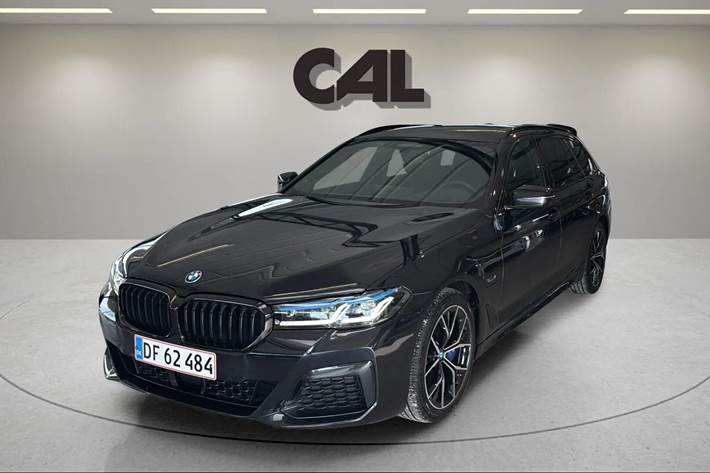 Sort BMW 530e fra 2022