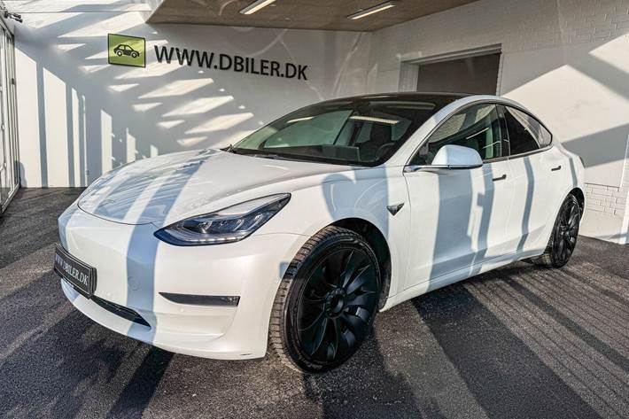 Hvid Tesla Model 3 fra 2020