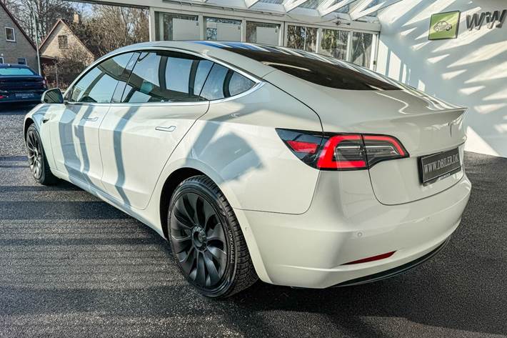 Hvid Tesla Model 3 fra 2020