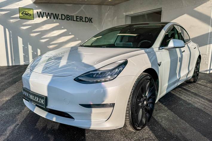 Hvid Tesla Model 3 fra 2020