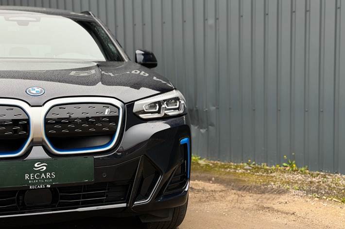 Sort BMW iX3 fra 2023