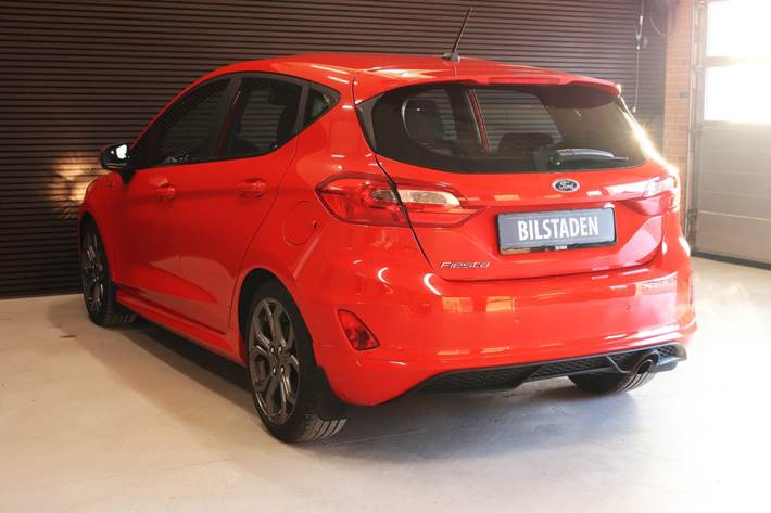 Rød Ford Fiesta fra 2018