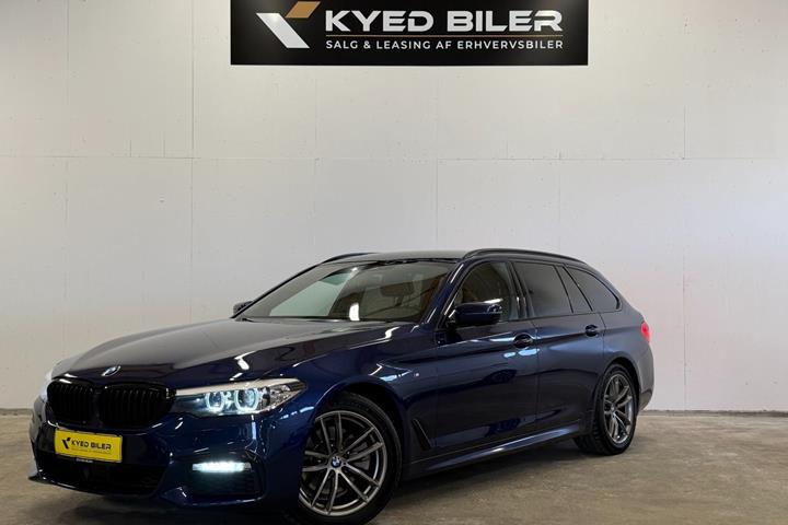 Blå BMW 520d fra 2017 set udefra