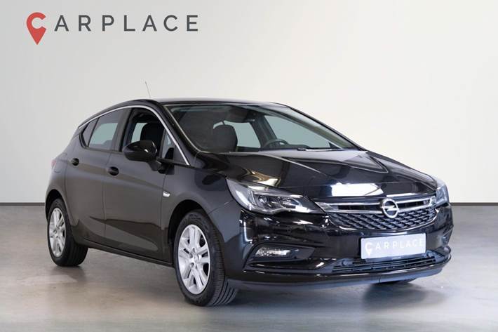 Sort Opel Astra fra 2019