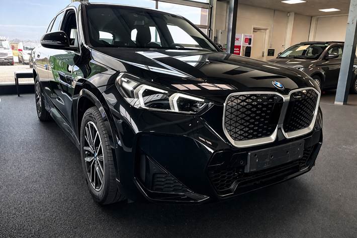 Sort BMW iX1 fra 2024