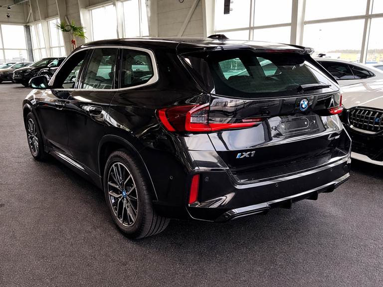 BMW iX1 eDrive20 M-Sport