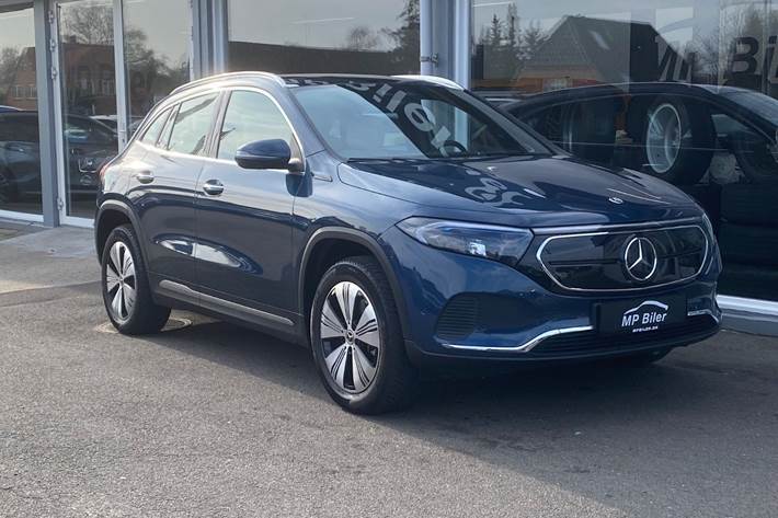 Blå Mercedes EQA250 fra 2021
